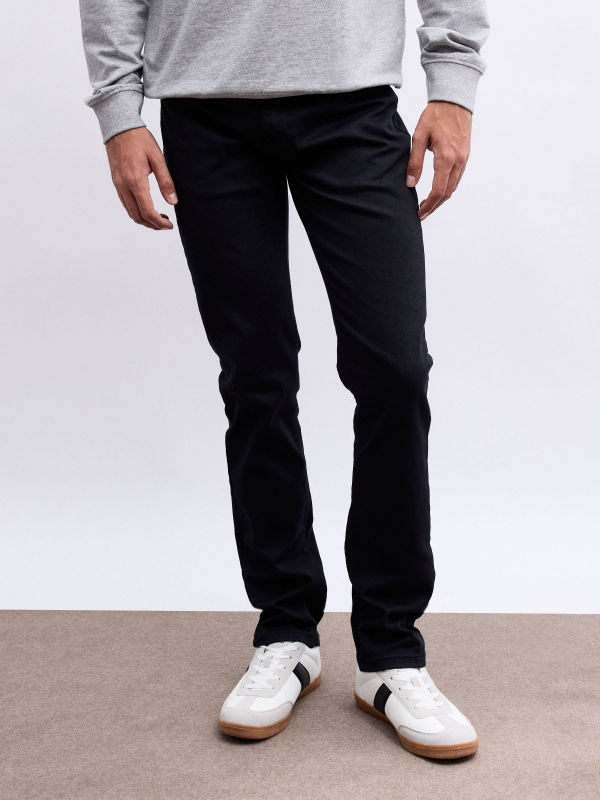 Coloured slim jeans black middle front view