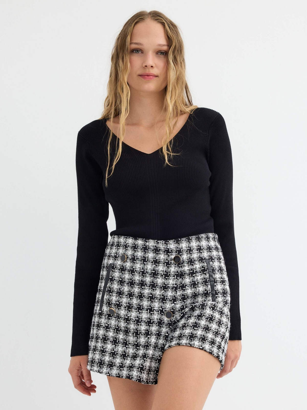 Buttoned skort black middle front view