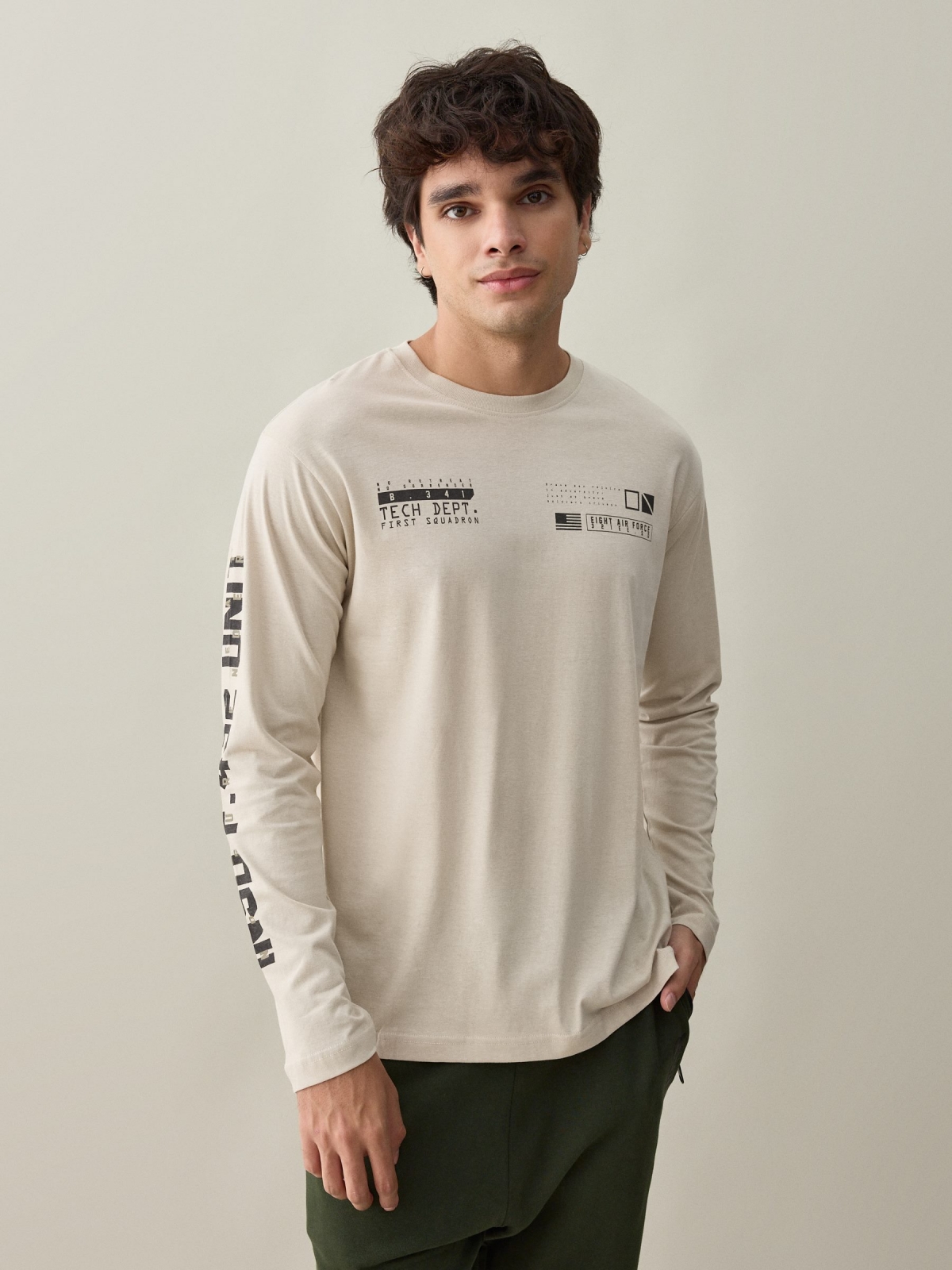 INSD print T-shirt taupe middle front view