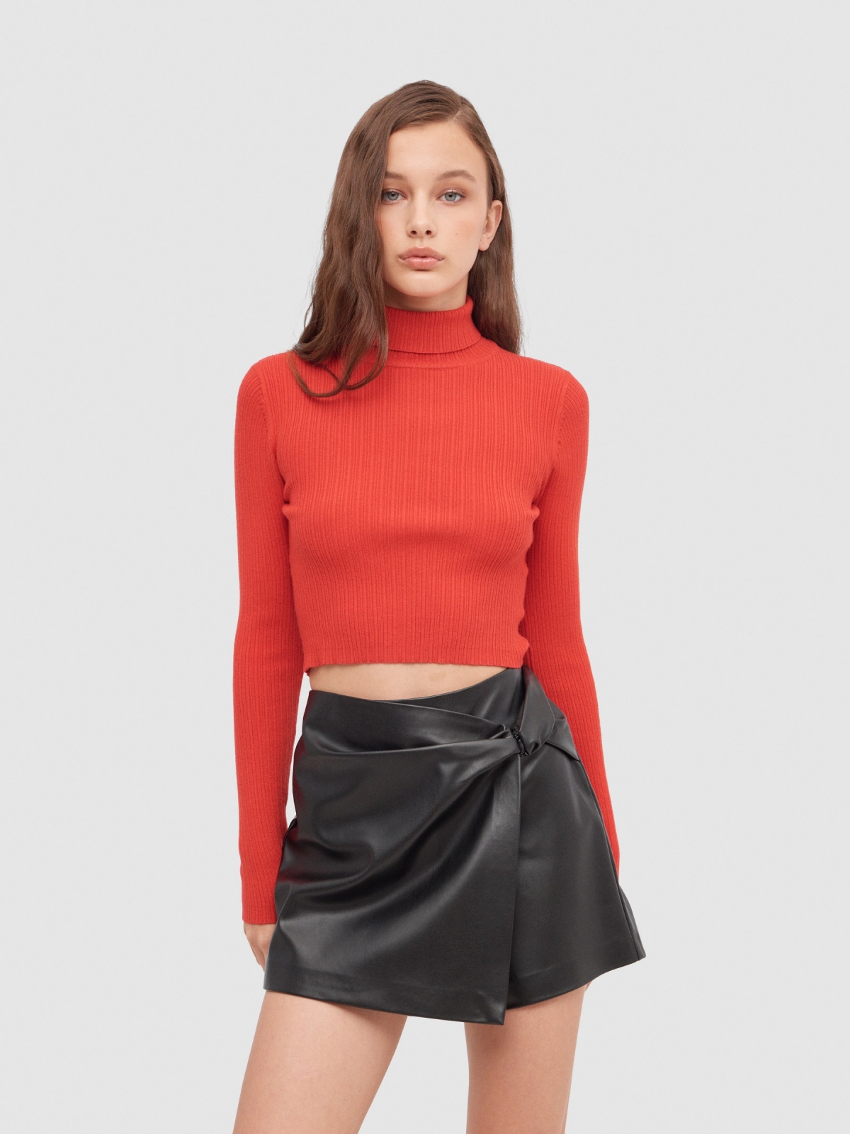 Black mini skirt with knotted leather effect