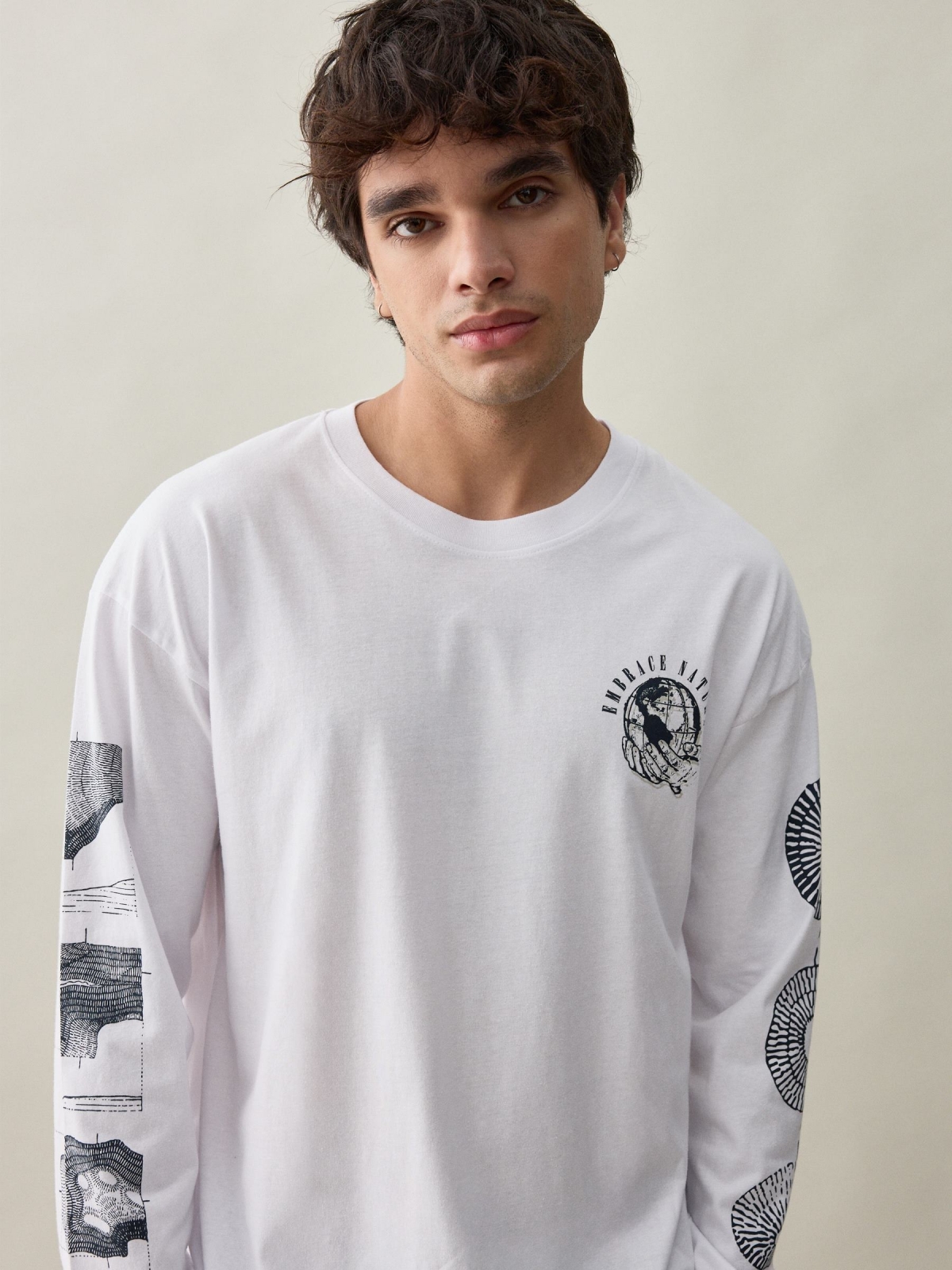  Illustrated long sleeve t-shirt white