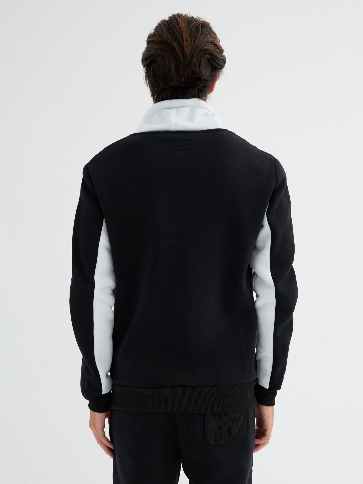 Color block sweatshirt fluid neck black middle back view