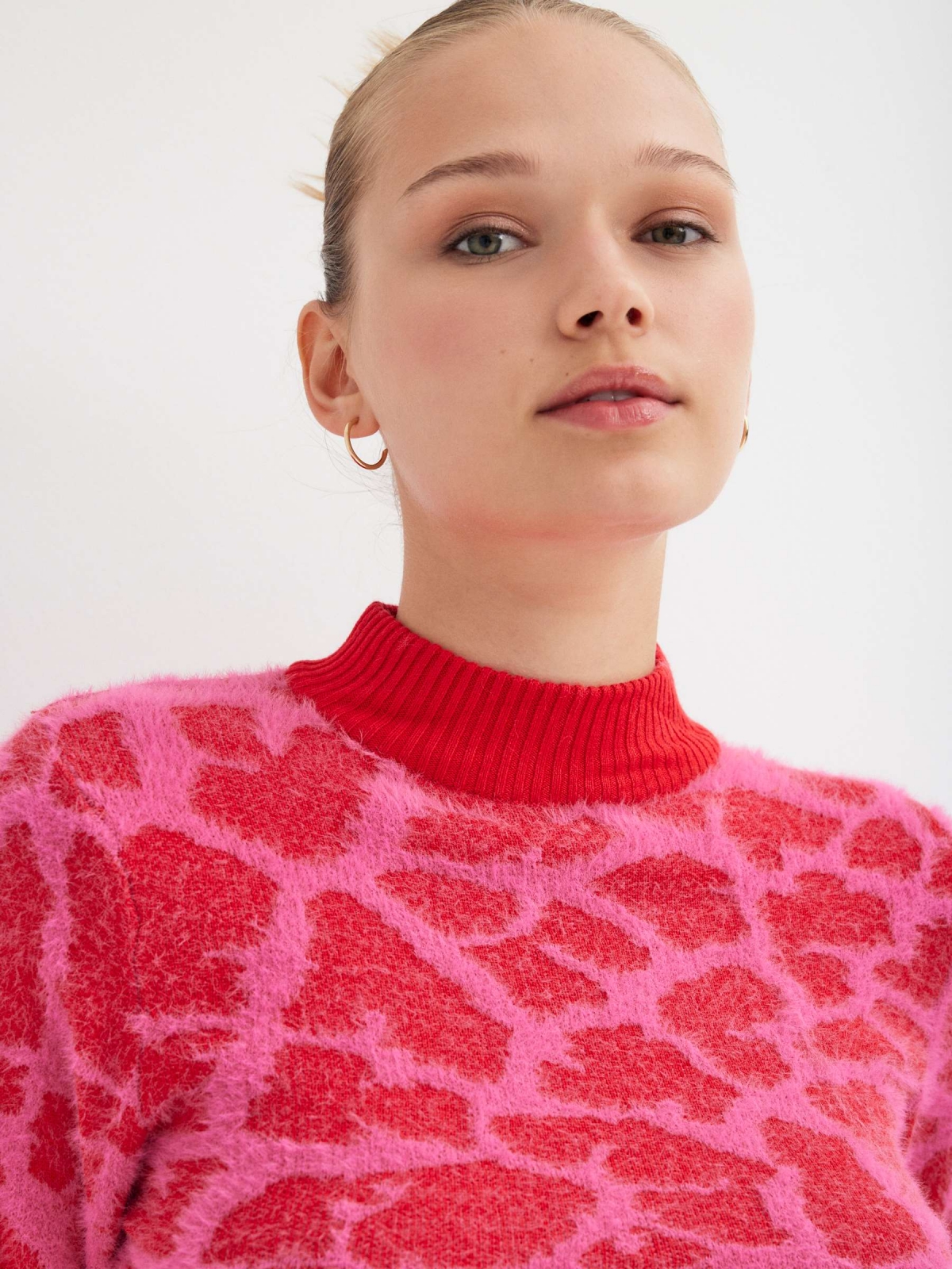 Jacquard fur sweater deep red detail view