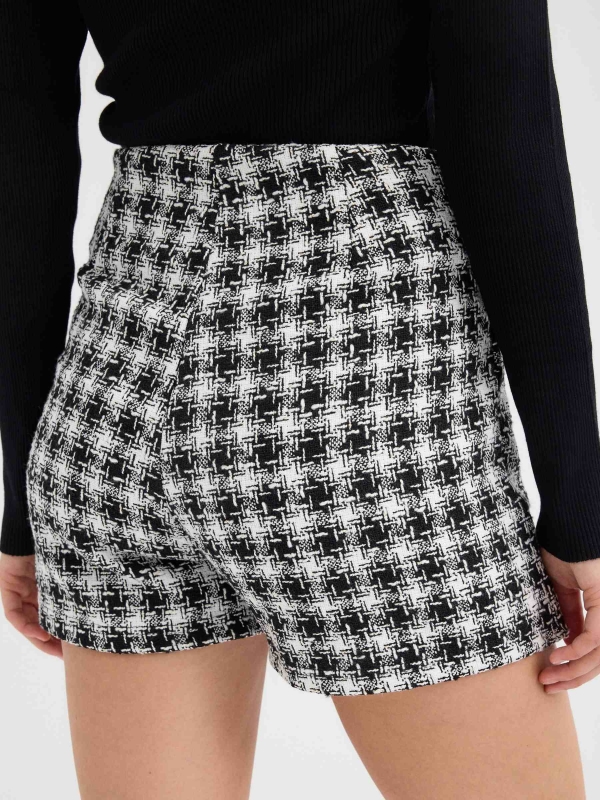 Buttoned skort black detail view