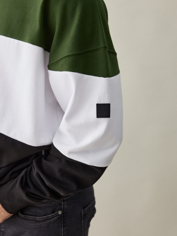 Green color block sweatshirt black detail view