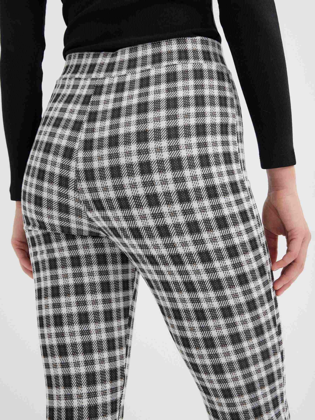 Plaid leggings with zipper black detail view