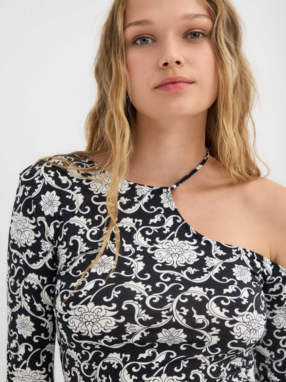  Asymmetrical print crop top black