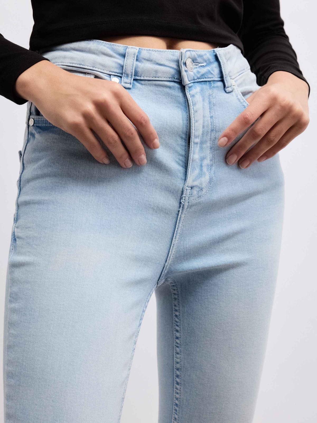 Denim skinny jeans high rise blue detail view