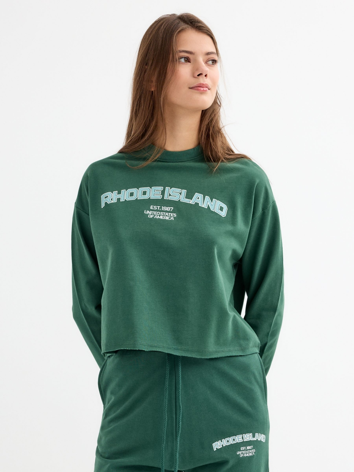 Cropped sweatshirt with print dark green middle front view