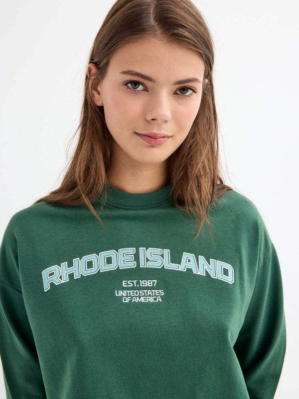  Sudadera crop con estampado verde oscuro