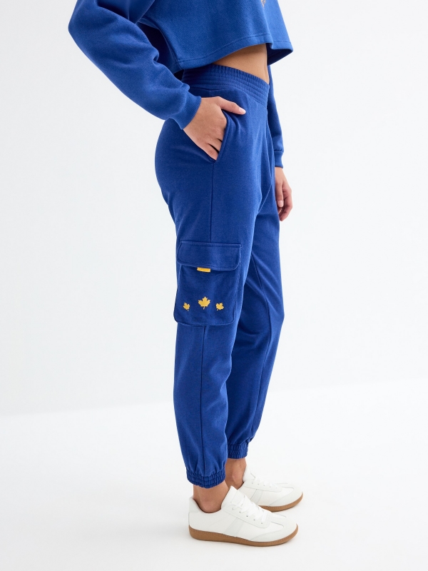  Pantalón jogger azul añil