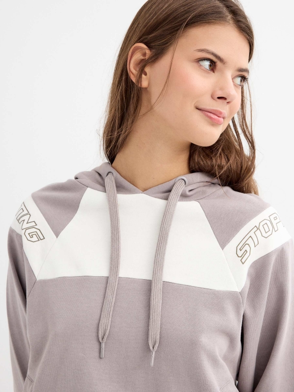  Sudadera gris con capucha gris oscuro