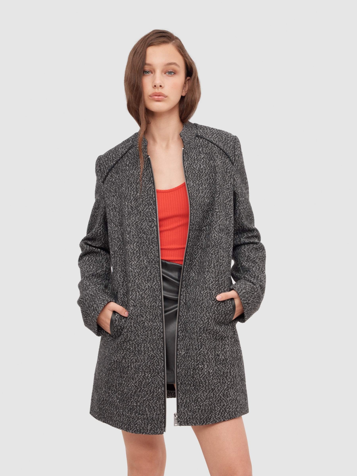 Grey tweed short coat with zipper black/beige middle front view