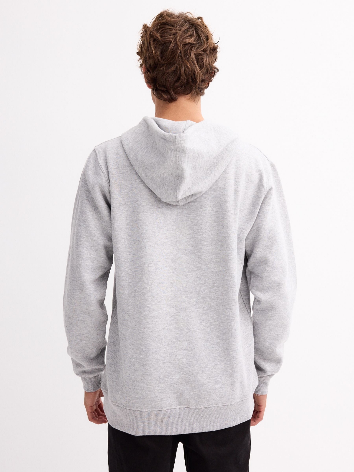 Printed gray hoodie cinza vista meia traseira