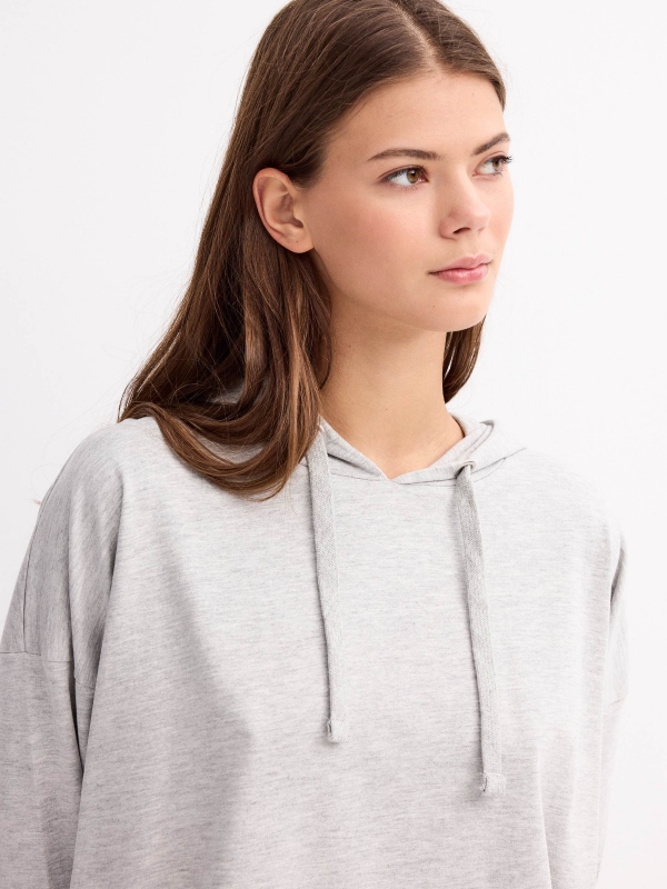  Sudadera básica con capucha gris