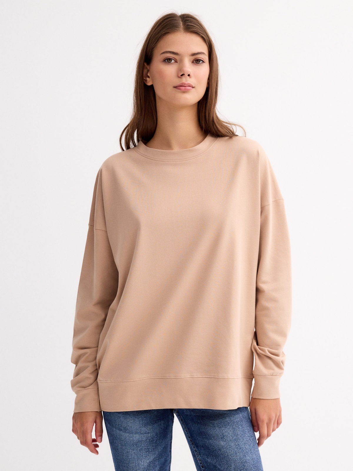 Camisola básica oversized taupe vista meia frontal