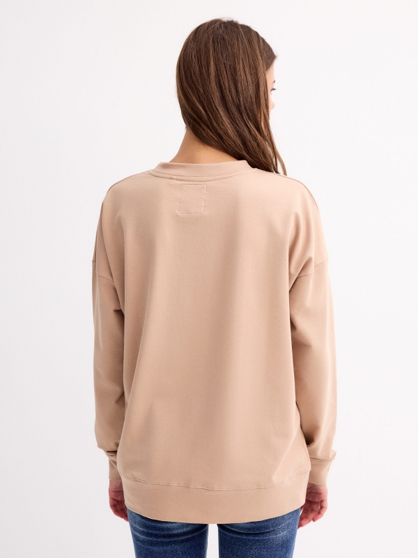 Camisola básica oversized taupe vista meia traseira