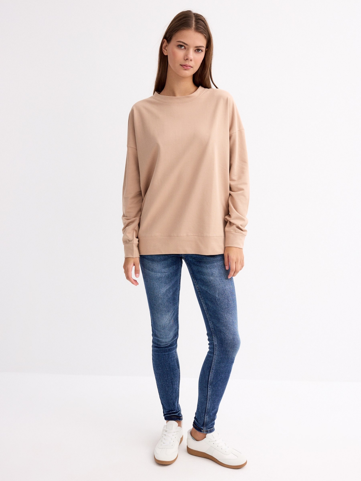 Camisola básica oversized taupe vista geral frontal