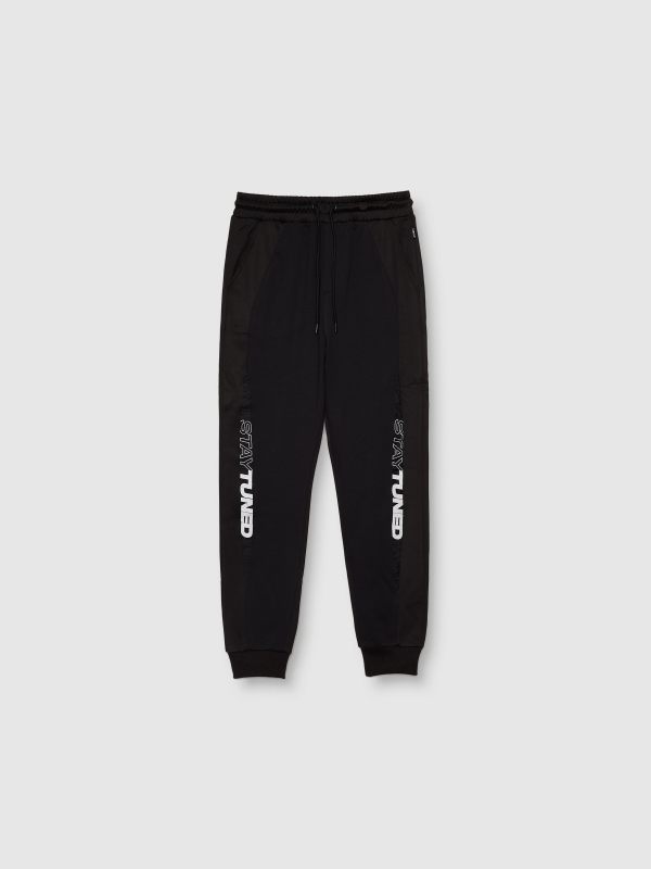 Pantalón jogger deportivo negro vista detalle