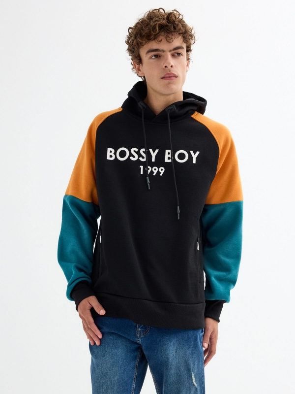 Sudadera Bossy Boy negro vista media frontal