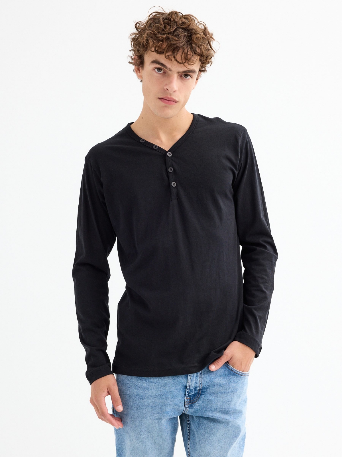 Long sleeve t-shirt with baker's collar