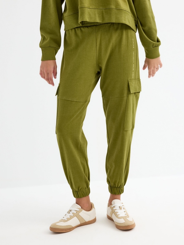 Multipocket jogger pants khaki middle front view