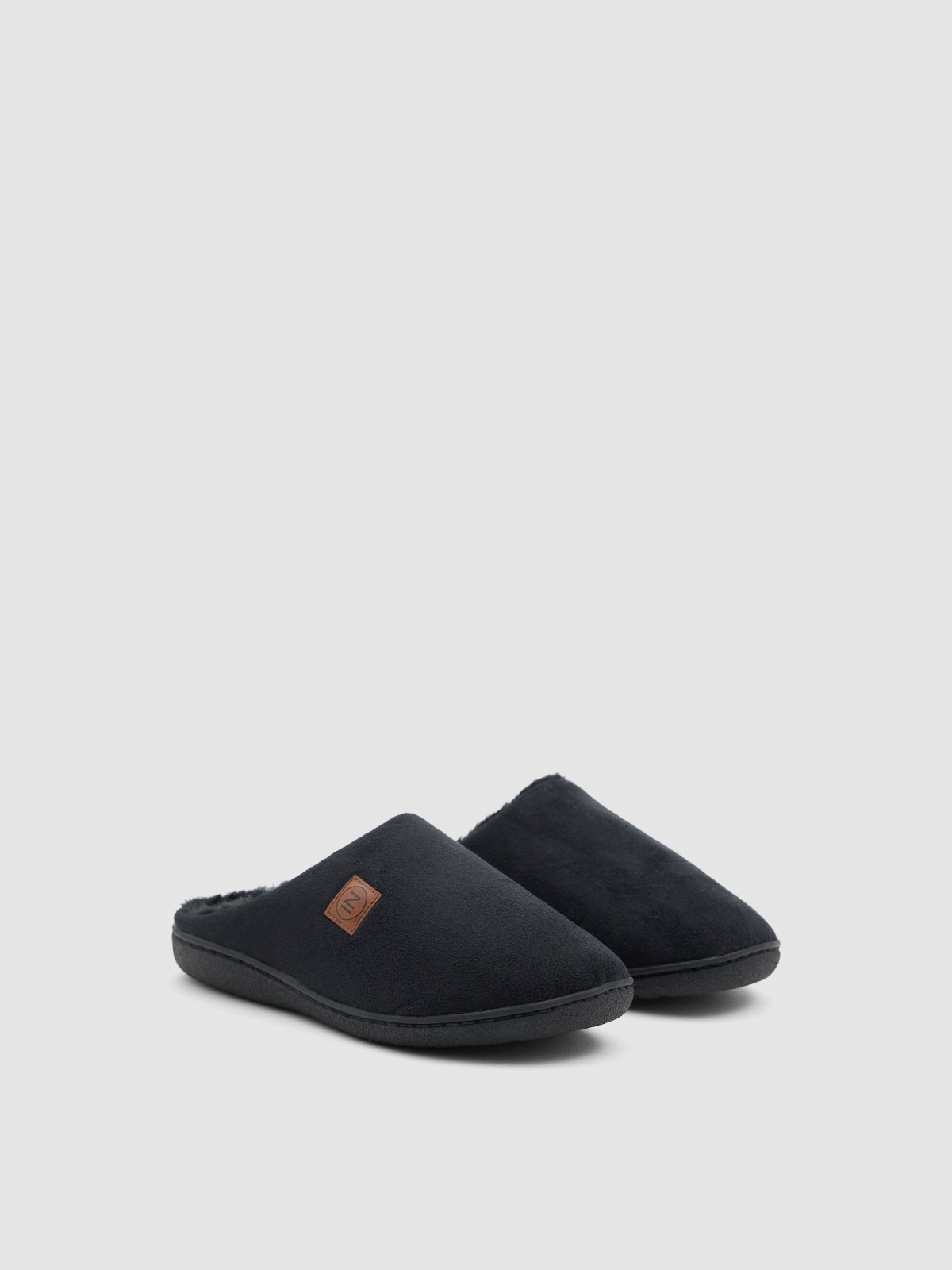 Black home slippers black middle front view