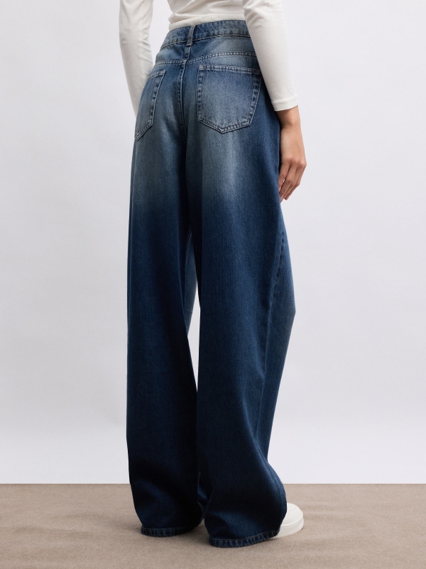 Jeans Wide Leg de tiro alto azul vista media trasera