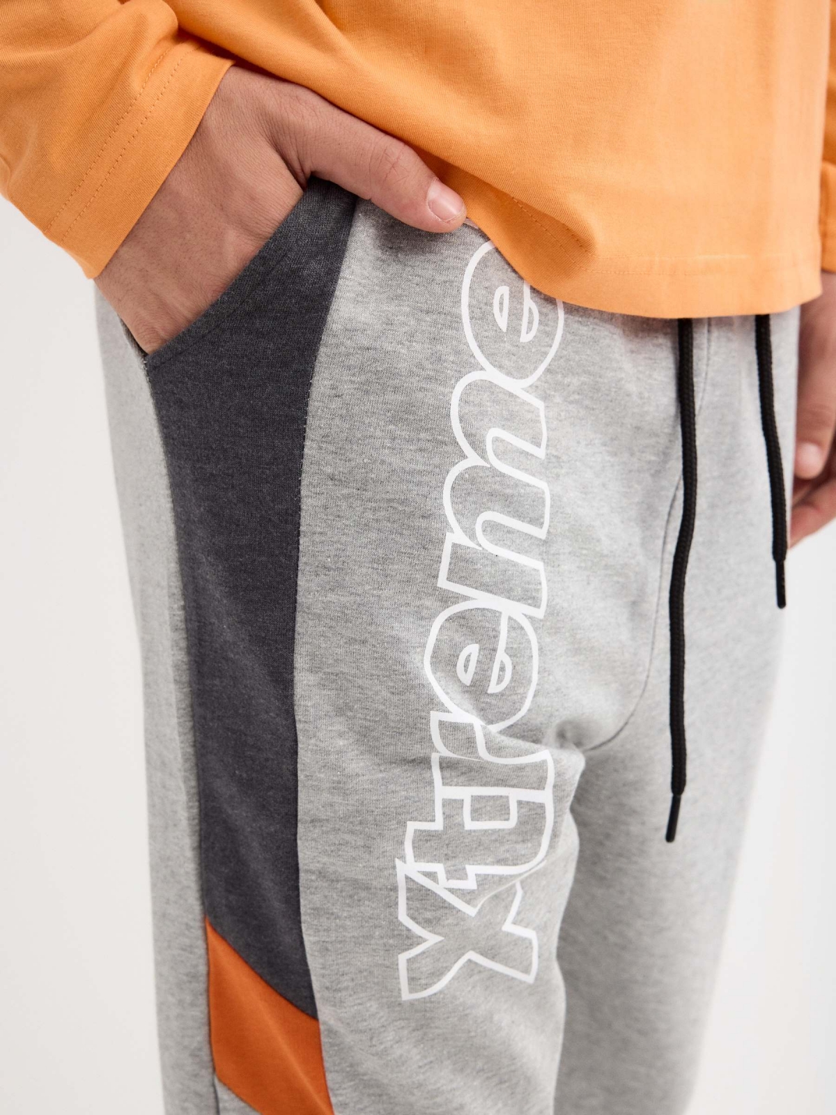 Pantalon jogger melange medio vista detalle