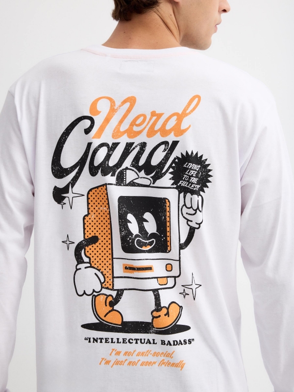 T-shirt Nerd Gang branco vista detalhe