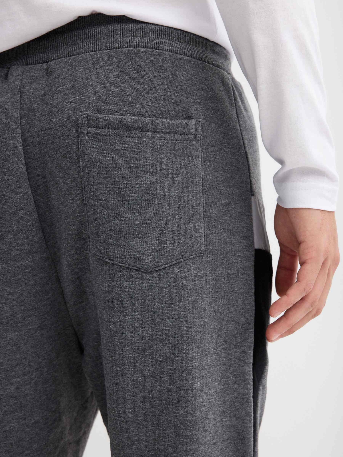 Jogger pants WRLDWD melange grey detail view