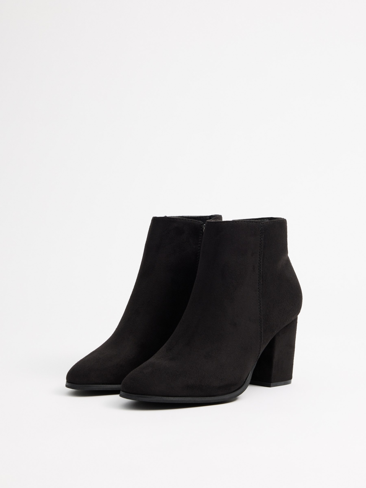 Basic ankle boots with wide heel black 45º front view