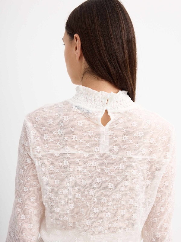 Blusa de gomas mini print blanco vista detalle