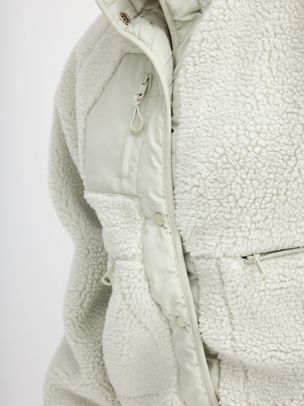 Sheepskin jacket light green detail view