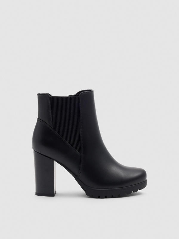 Heeled boots without closure black profile view