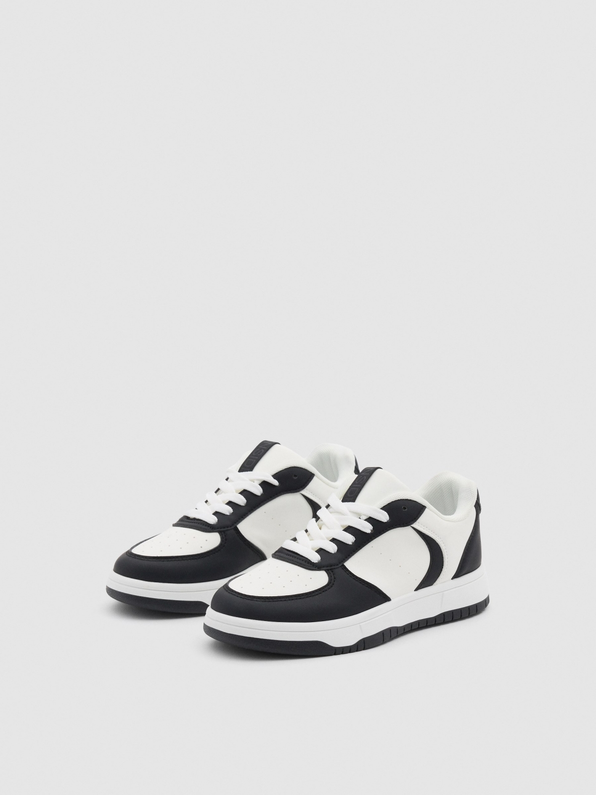 Casual sneakers combined with faux leather white 45º front view