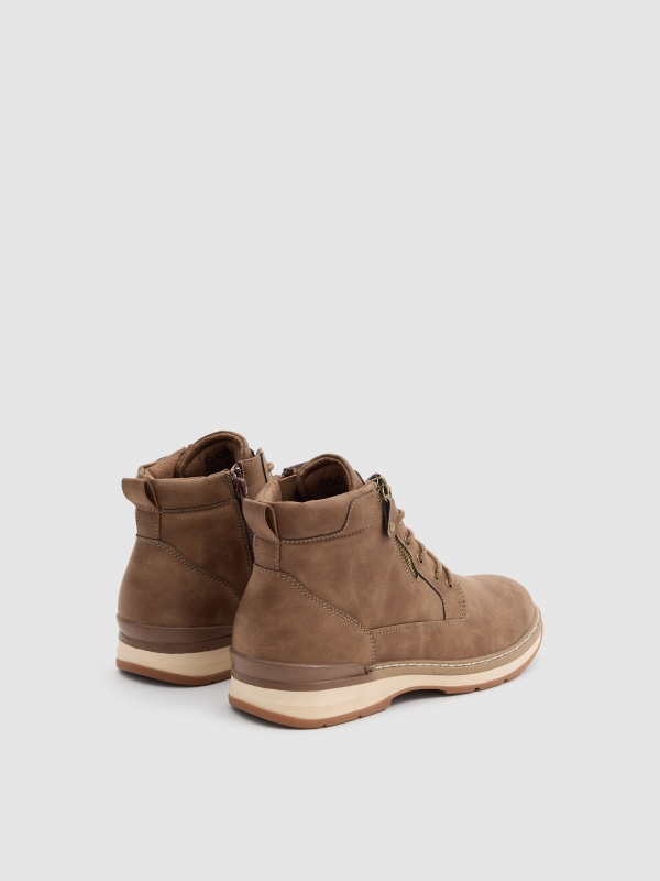 Botas casual con cremallera beige vista trasera 45º