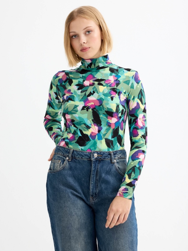 Printed long sleeve turtleneck t-shirt green middle front view