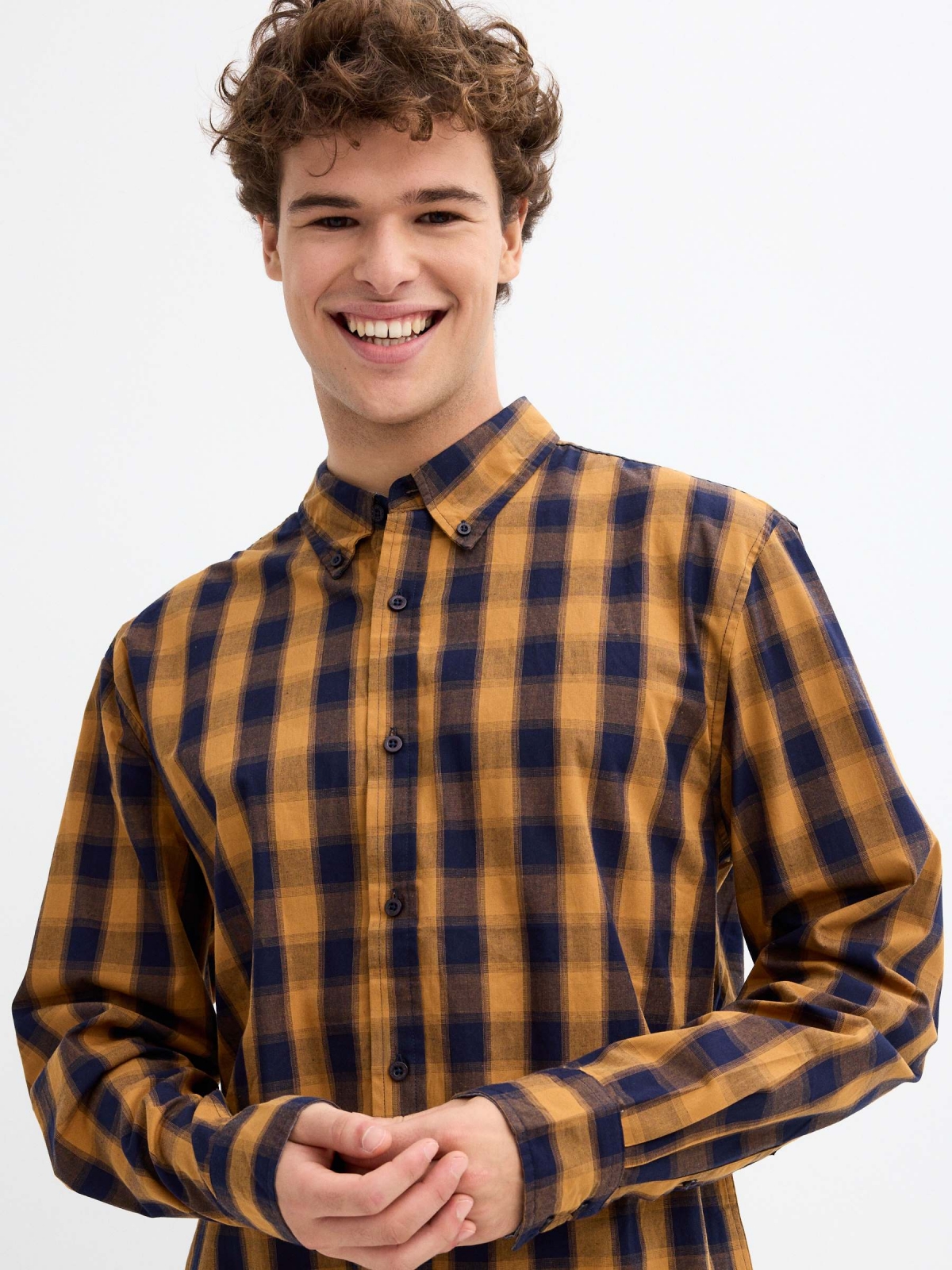 Camisa de cuadros casual ocre vista detalle