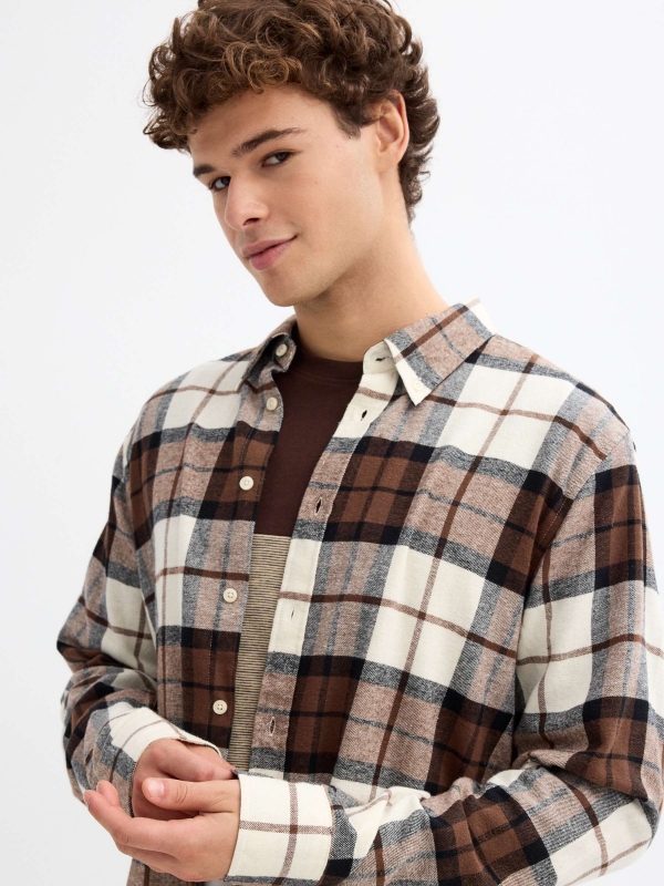 Plaid flannel shirt brown detail view