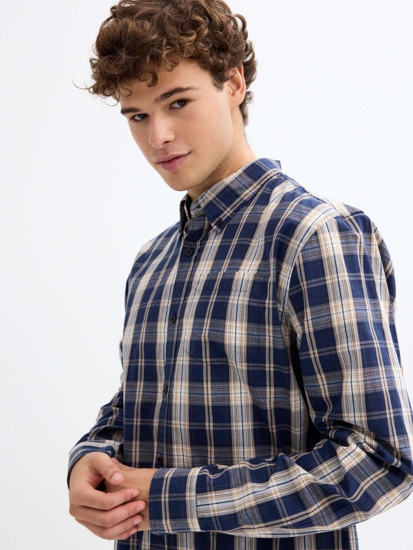 Plaid shirt with pocket blue detail view