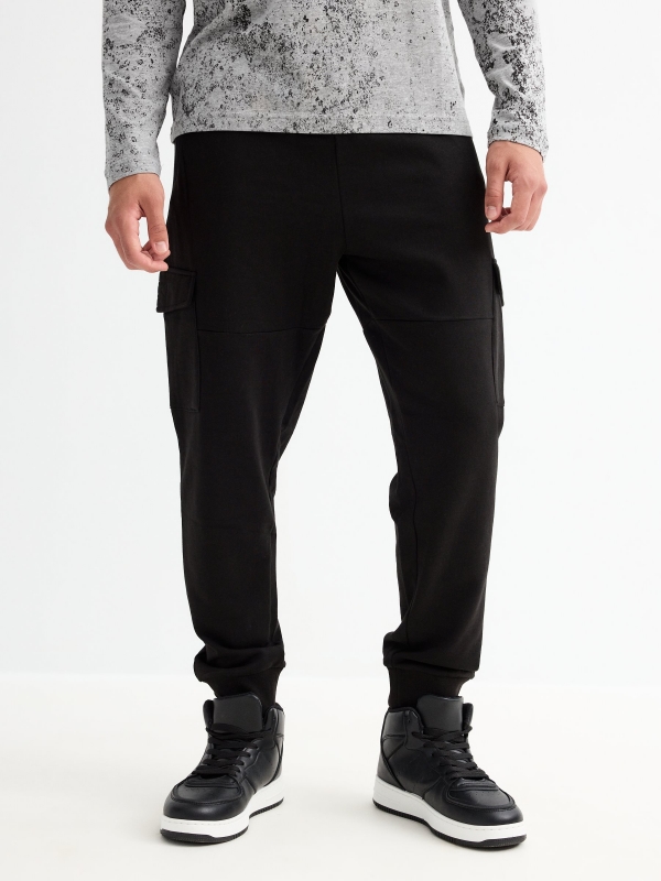 Pantalón jogger de felpa negro vista media frontal