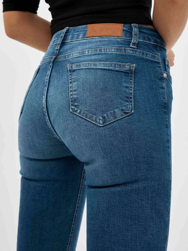 Mid rise skinny jeans blue detail view