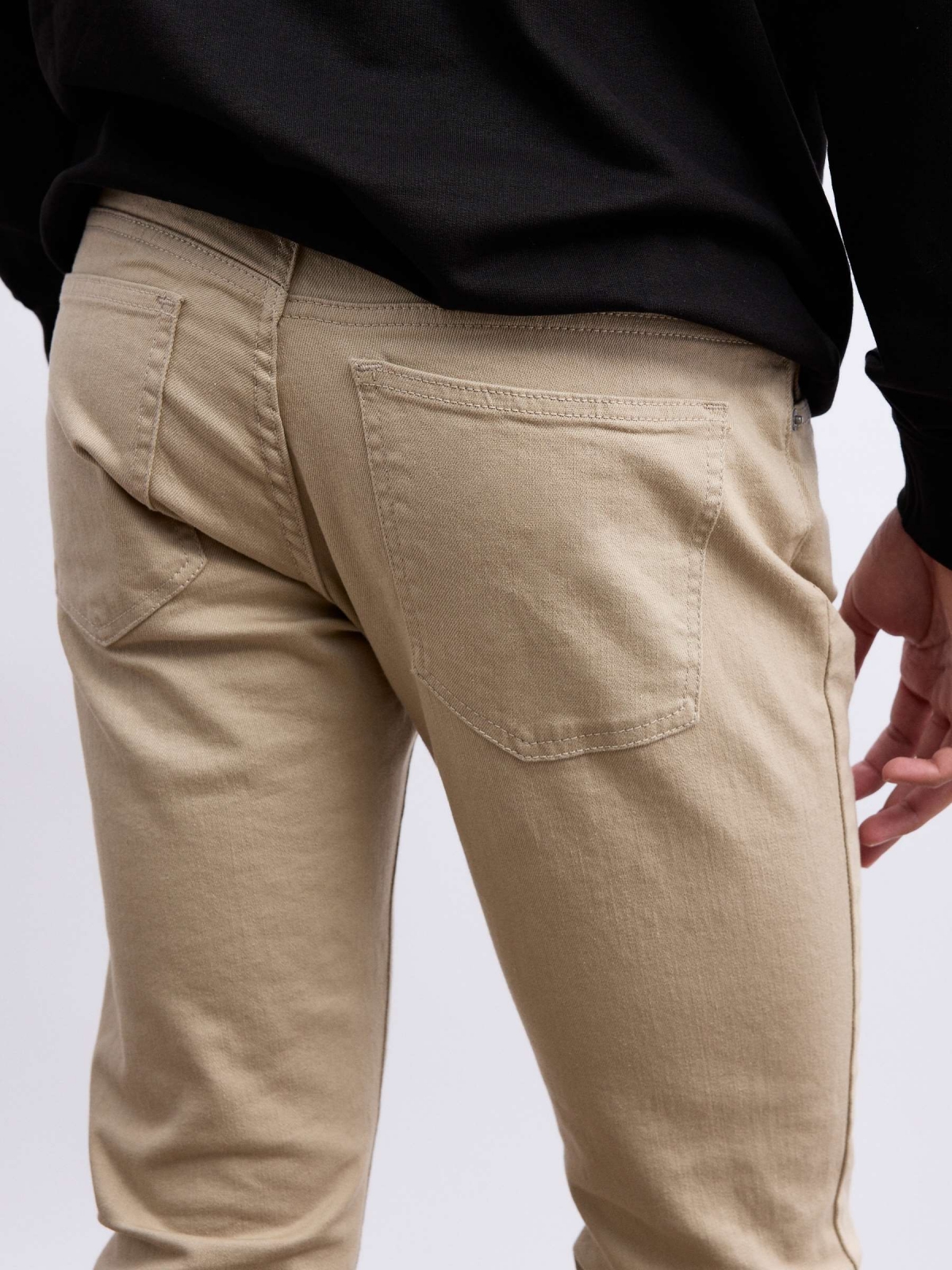 Jeans slim de colores beige vista detalle
