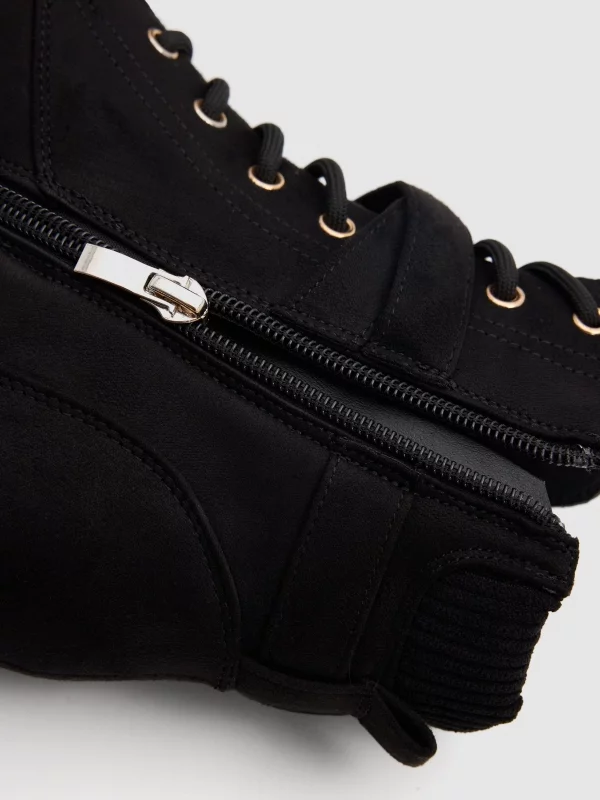 Heeled lace-up boots black detail view