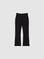 %Pto% Calça social boca de sino com abertura preto vista frontal