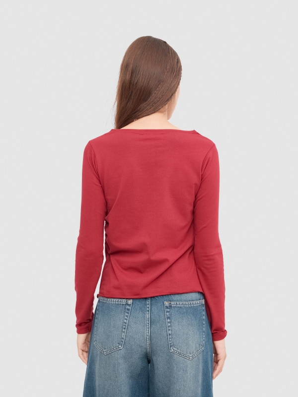 Long sleeve black t-shirt with ruching garnet middle back view