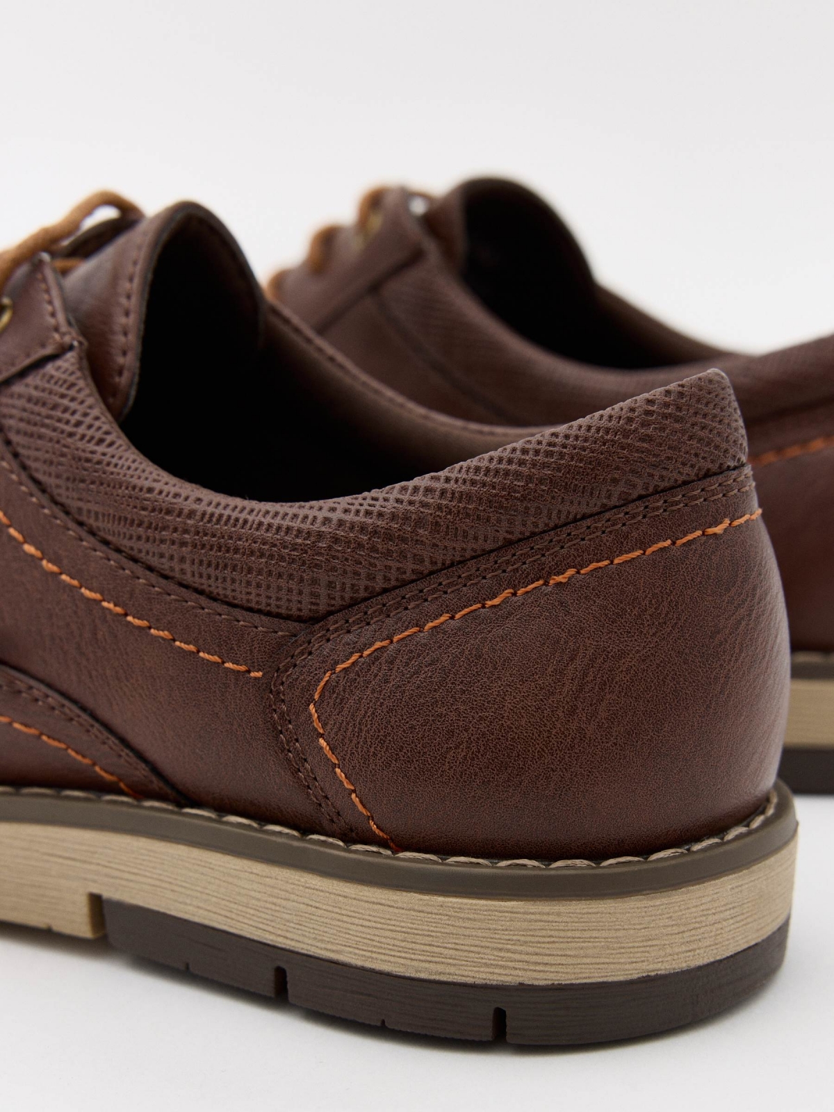 Classic brown lace-up shoe brown detail view