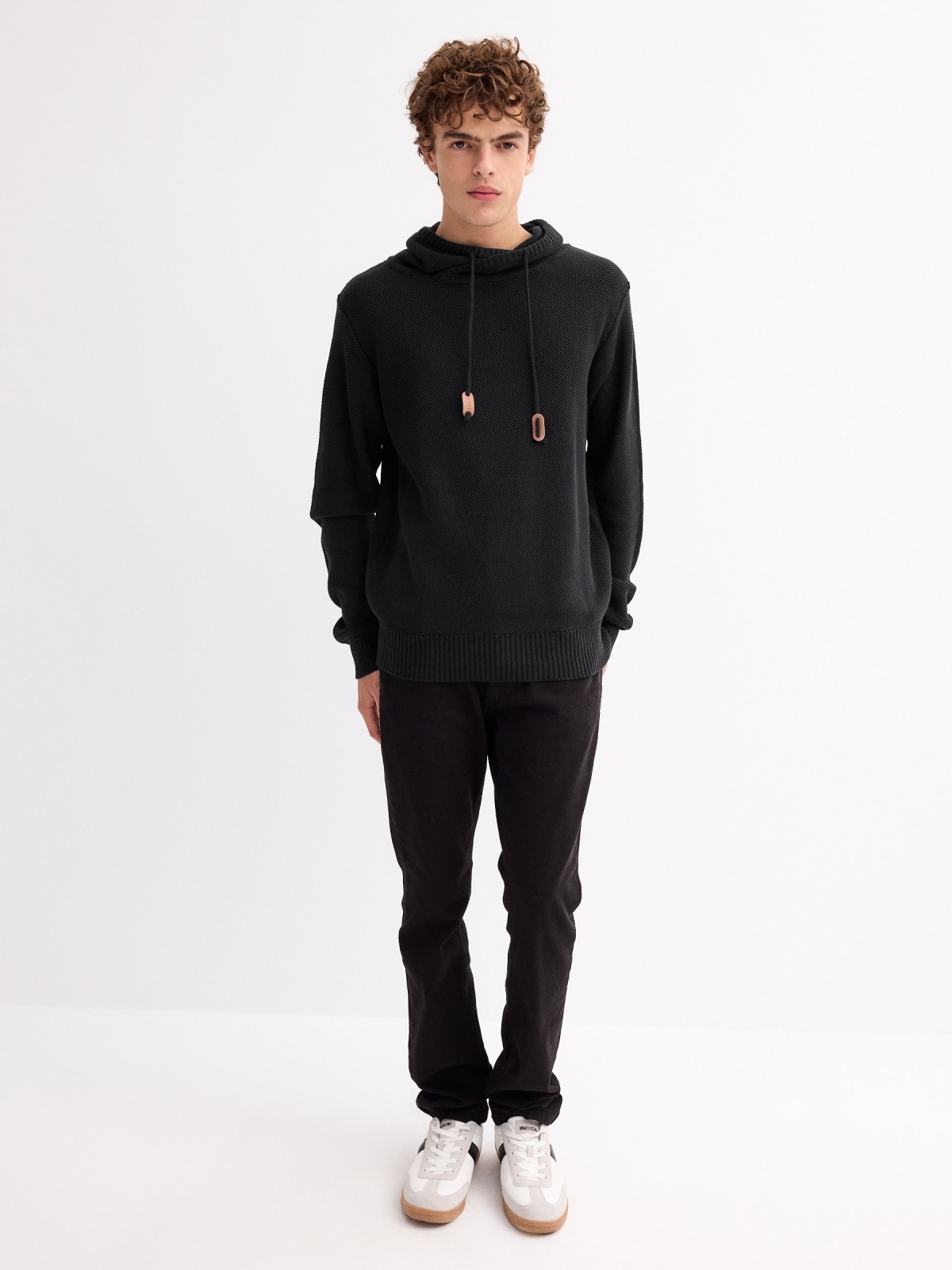 Basic pullover collar black front view