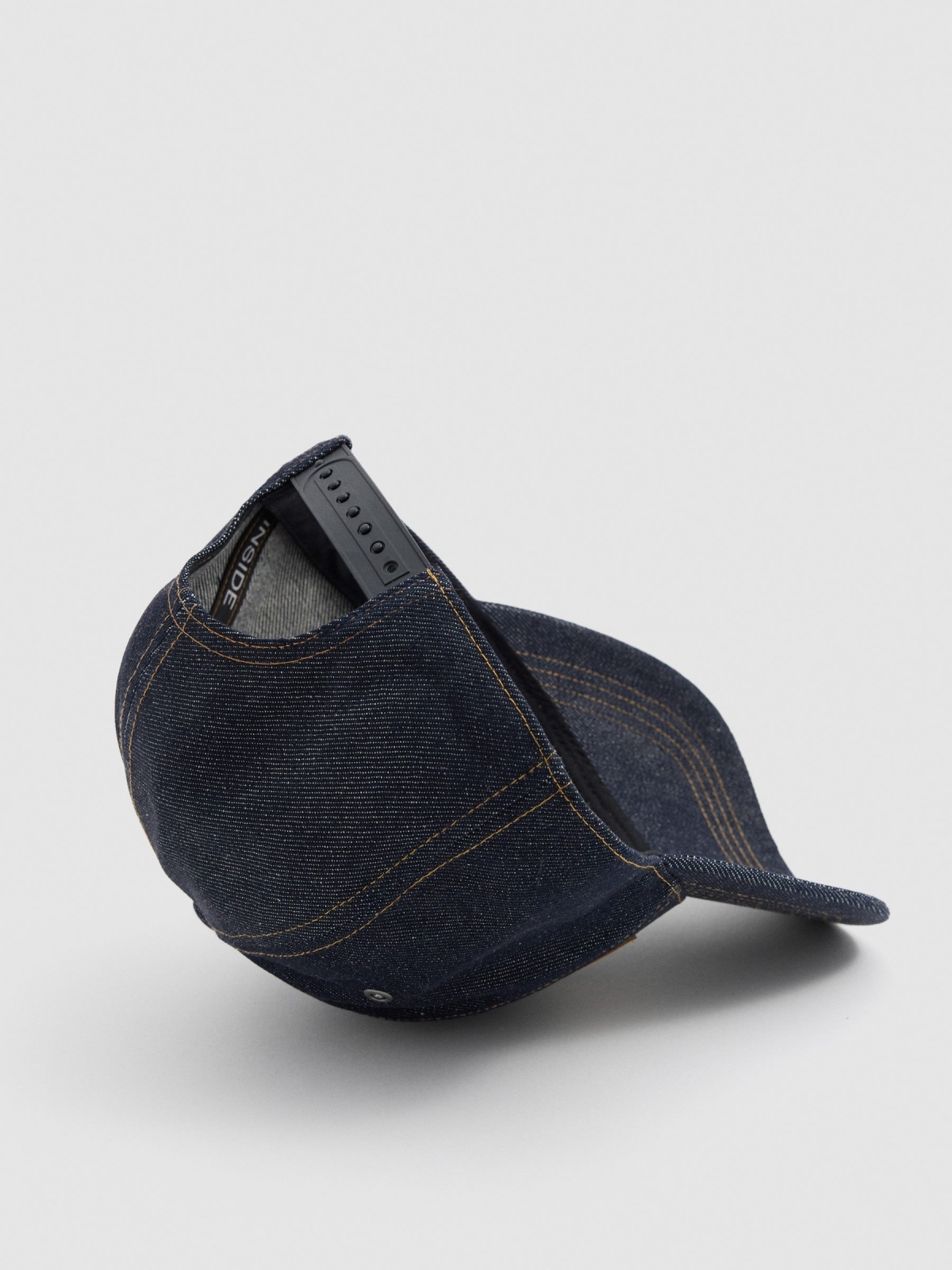 Gorra denim azul vista detalle